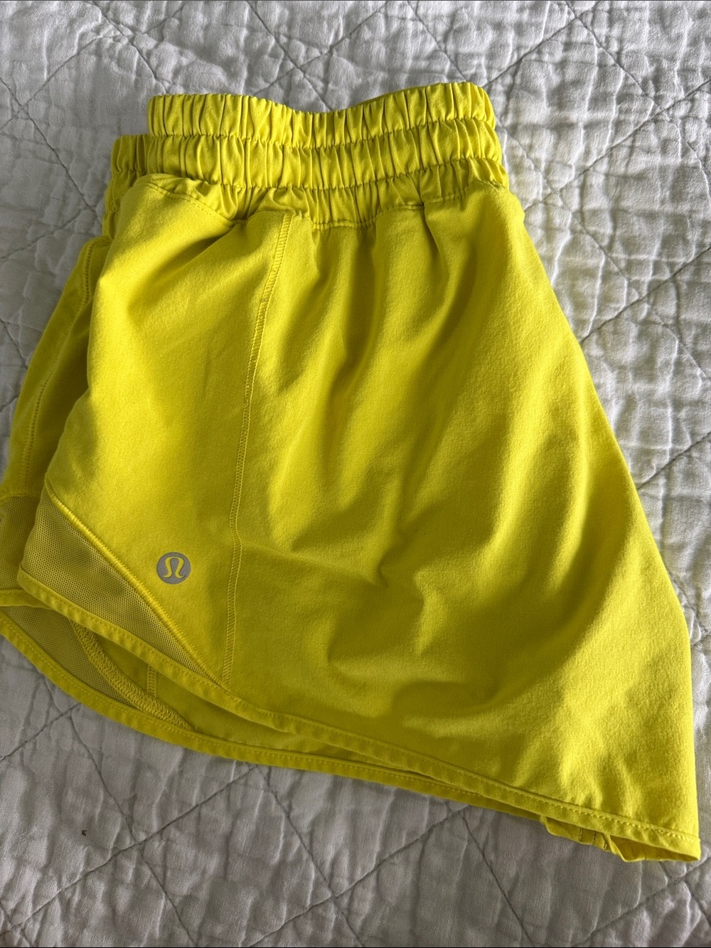 lululemon athletica Women’s Yellow Athletic Shorts 2.5